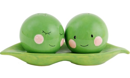 Cute Peas in a Pod Salt ‘n’ Pepper Shakers